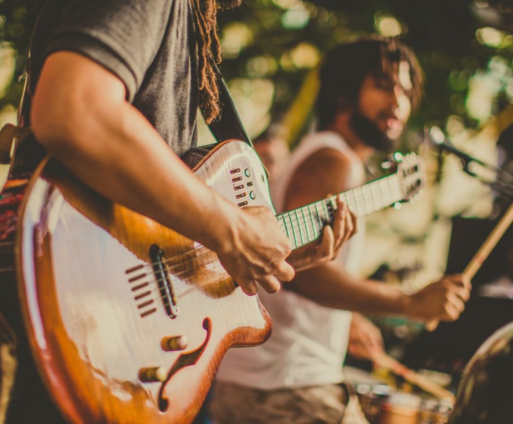 10 Best Electric Guitar Brands Of 2022 In The World