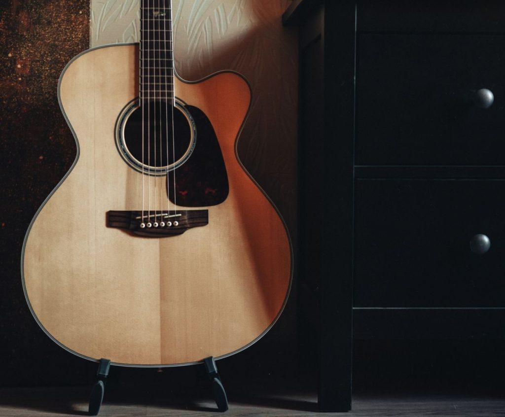 Acoustic Guitar vs. Classical Guitar – Which One You Should Buy?