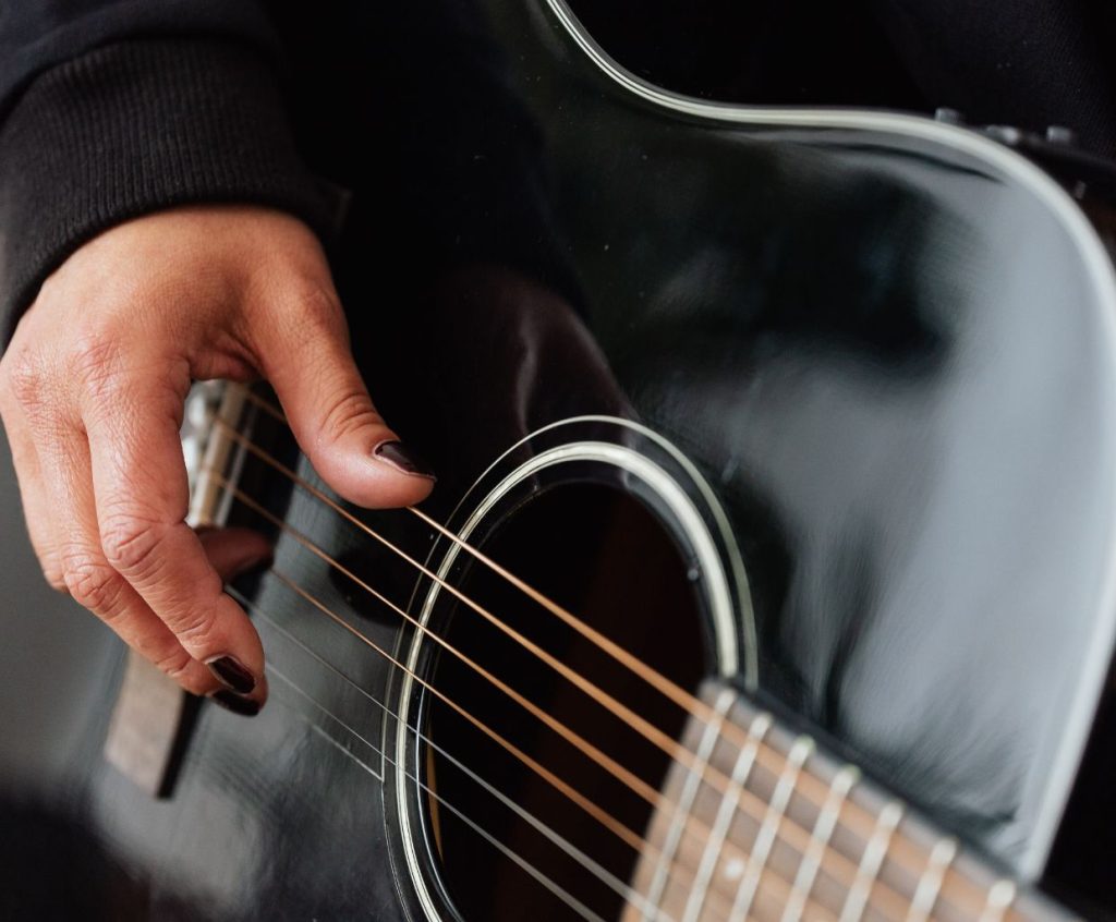 Yamaha APX500III Thinline Acoustic-Electric